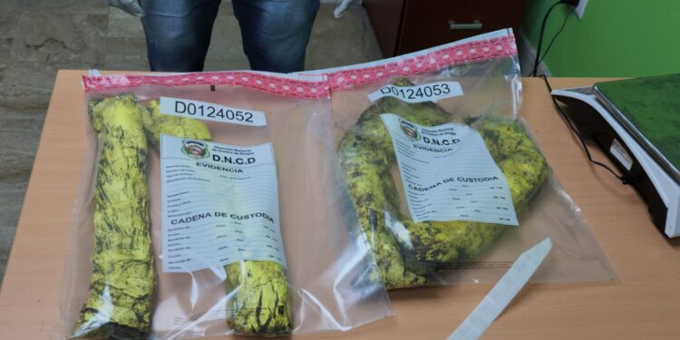 Incautan 4 paquetes presumiblemente cocaína en llantas de silla de ruedas en el AIPC