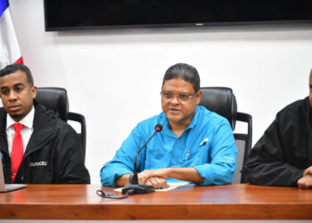 Tormenta Franklin aumenta su velocidad a 11 kilómetros por hora