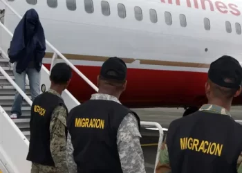 EE.UU. repatria hoy 139 exconvictos