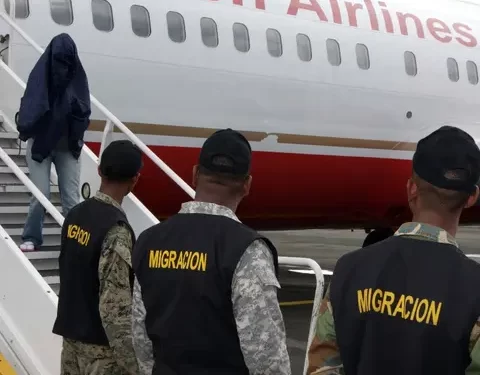 EE.UU. repatria hoy 139 exconvictos