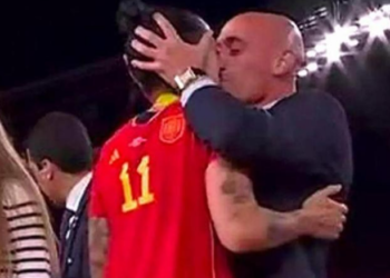 Considera que beso de Rubiales es cuestión “menor” comparado con la guerra