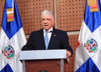 Eduardo Estrella rinde cuentas de su gestión en el Senado