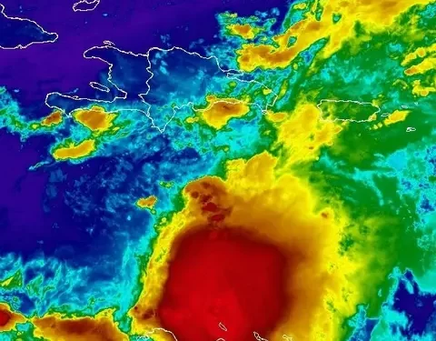Tormenta Franklin se localiza a unos 400 kilómetros al sur de Santo Domingo