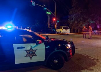 Cuatro muertos y seis heridos en tiroteo en un bar de moteros de California