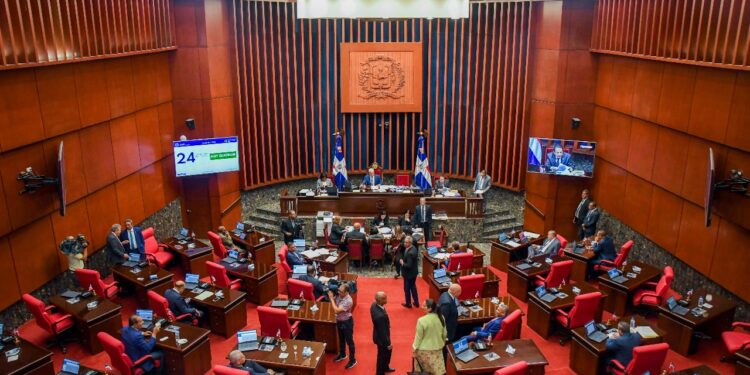Senado donará RD$3 millones para asistencia a víctimas de la explosión