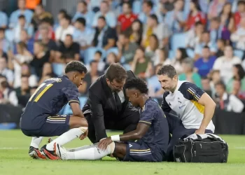 Resonancia magnética determinará alcance de lesión de Vinicius