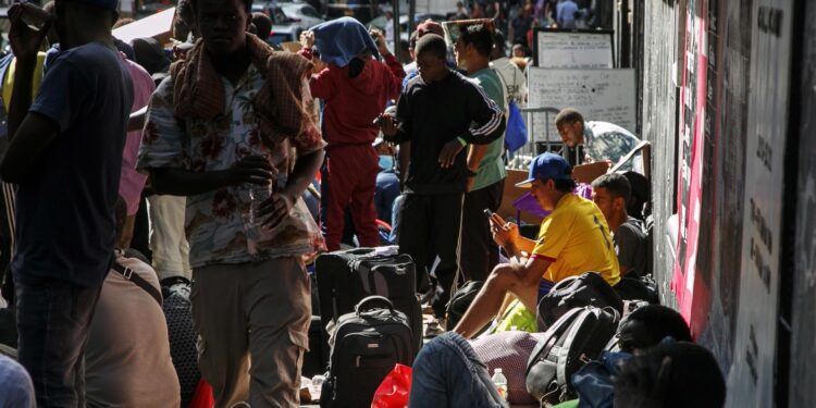 Nueva York lanza red de asistencia legal de inmigración para recién llegados