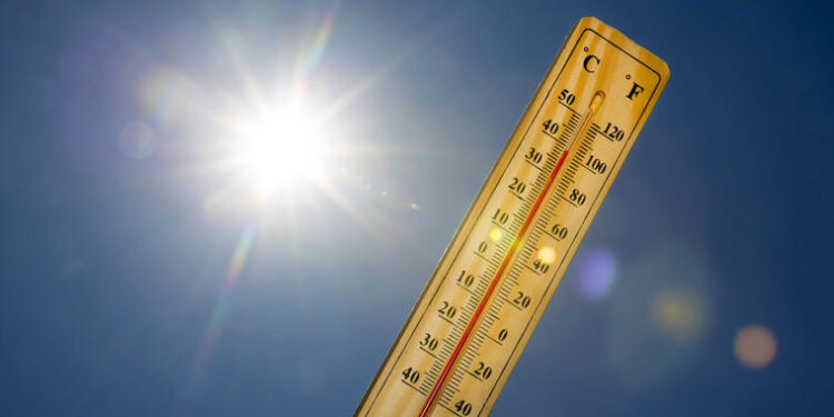 Temperaturas calurosas y lluvias hacia el interior del país