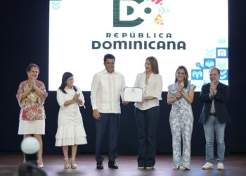 Feria Internacional del Libro recibe certificación como Marca País