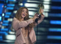 Shakira dedica a los latinos el histórico reconocimiento a su carrera de los premios MTV