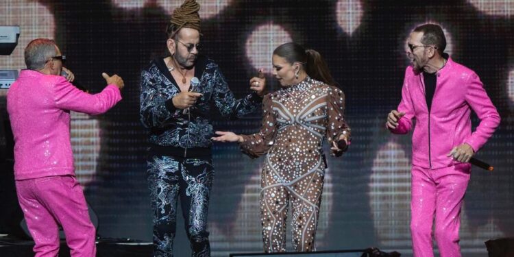 Los Hermanos Rosario llevaron su historia musical hasta El Coliseo de Puerto Rico