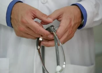 OMS alerta más de la mitad de la población mundial no está cubierta por servicios de salud esenciales