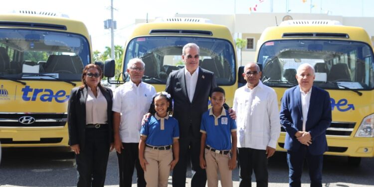 Gobierno inicia Programa de Transporte Escolar  