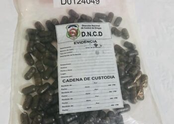 Arrestan extranjero con más de un kilo y medio presumiblemente cocaína en el estomago