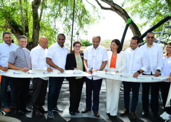 Banreservas y Ayuntamiento de Salcedo inauguran parque