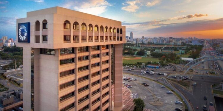Popular dona RD$60 millones para ayudar a afectados por disturbio tropical