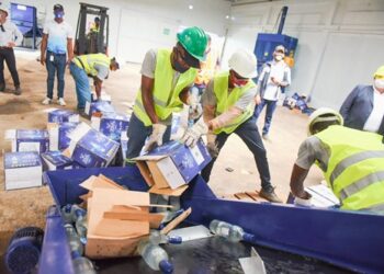 Aduanas detecta contrabando de bebidas de alta calidad en el AILA