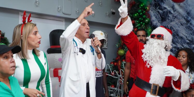 Cruz Jiminián da inicio a la Navidad con tradicional actividad