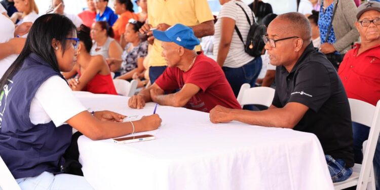 SNS realiza jornada de salud en Salcedo