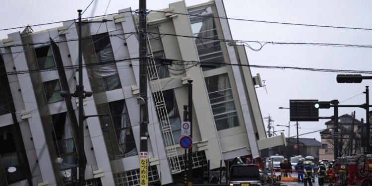 Elevan a 73 los muertos tras el terremoto en el oeste de Japón