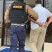 Arrestan hombre buscado por tráfico de drogas y otros delitos