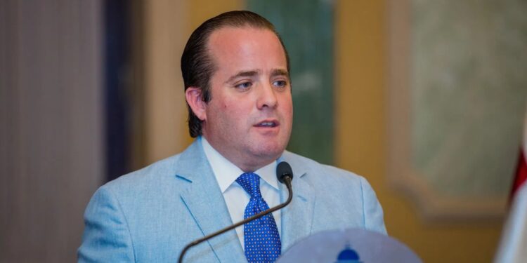 Paliza tomará licencia para coordinar campaña de Abinader