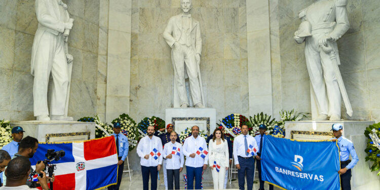 Banreservas rinde homenaje a los héroes de la patria