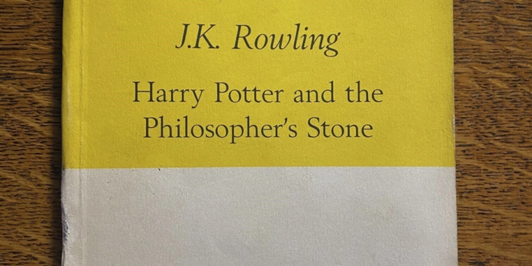 Copia de prueba del libro de Harry Potter se vende por más de US$13,000