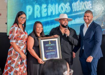 Realizan premios Heroes; un reconocimiento al mérito juvenil