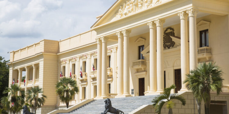 Abinader designa ascensos en el Ejército, la Armada y Fuerza Aérea