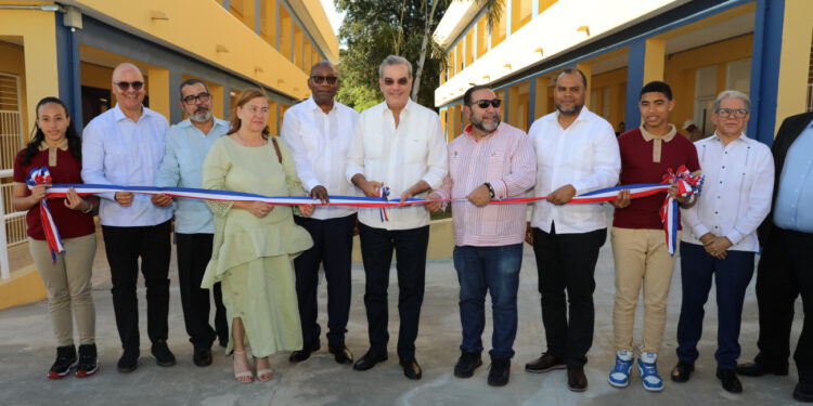 Presidente Abinader inaugura Centro UASD-Jarabacoa