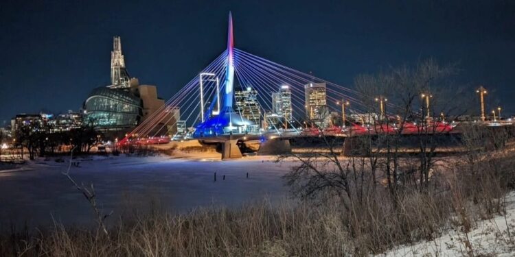 Ciudad Winnipeg iza la bandera dominicana