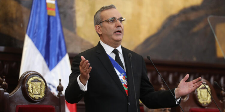 Abinader afirma que supera con hechos el olvido del sur