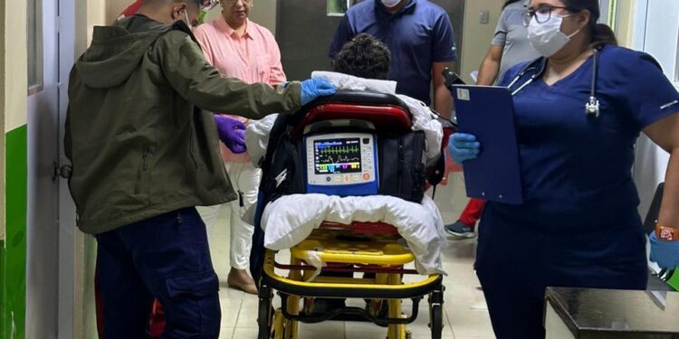 Trasladan a Boston menor de 15 años que sufrió quemaduras en Salcedo