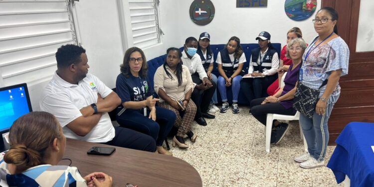 Ofrecen asistencia psicológica a internos de La Victoria