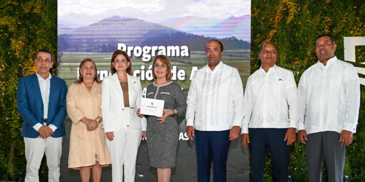 Banreservas dispone RD$10,000 millones para financiar cosecha de arroz