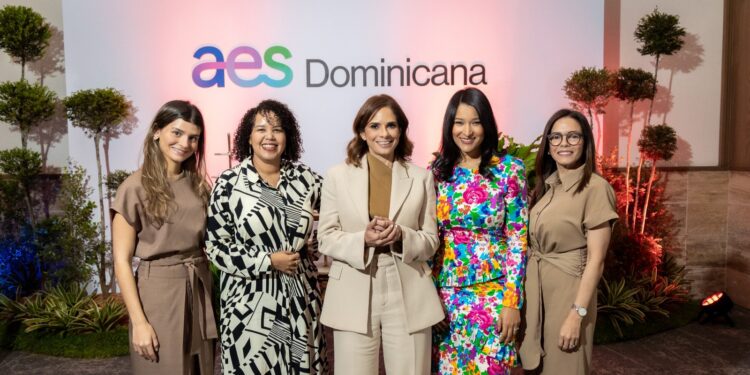 AES dominicana es reconocida como el mejor lugar para que las mujeres trabajen