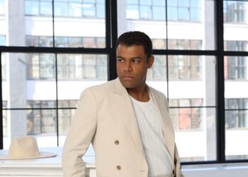 Cristian Allexis promueve bachata “Lamento decirte” y lanza video