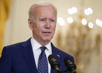 El bando de Trump y la Casa Blanca chocan por el reconocimiento de Biden del ‘Día de la Visibilidad Transgénero’