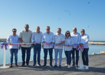Abinader inaugura muelle turístico y pesquero