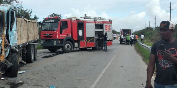 Accidente múltiple en autovía del Coral deja varios heridos