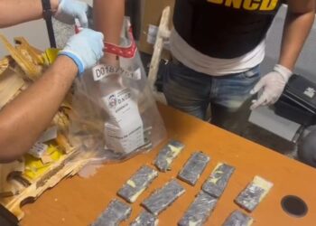 Incautan mesa de dominó enviarían a España con laterales llenos de cocaína