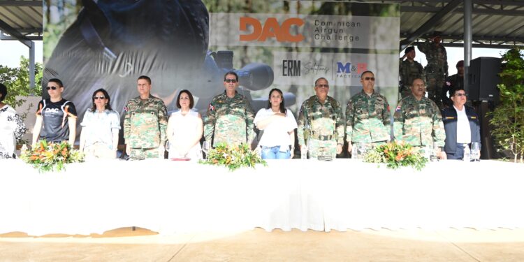 Ministro de Defensa participa en la apertura del evento Dominican Airgun Challenge