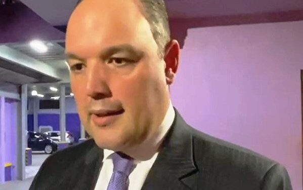 Senador José del Castillo se solidariza con familia de «Papo El Menor», asesinado por asaltantes