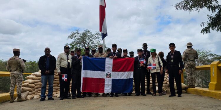 Exmilitares Constitucionalistas rinden homenaje a los soldados que vigilan la frontera