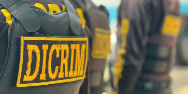 Apresan hombre por ultimar a puñaladas a su expareja