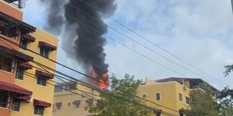 Bomberos sofocan incendio registrado en Ciudad Real II