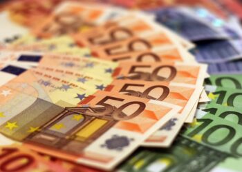 El BCE podría recortar los tipos en junio, pero no se compromete a continuar después