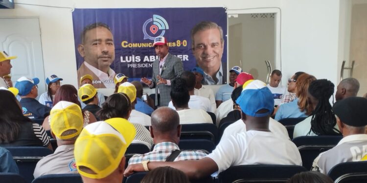Comunicadores 8.0 Luis Abinader presidente juramenta nuevos miembros en SPM