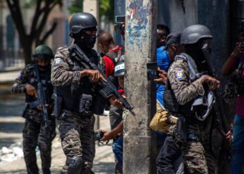 Bandas reanudan  enfrentamientos con la policía en zonas de Haití